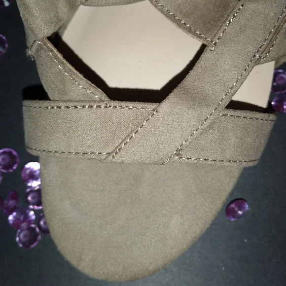 Strapped Hells - Picture 8 of 10